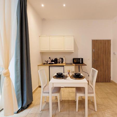Cozy Market-Square Retreat Located In The Heart Of The 10Th District Vienne Extérieur photo
