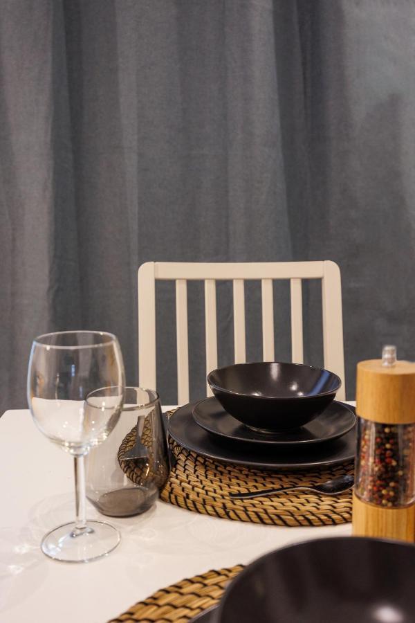 Cozy Market-Square Retreat Located In The Heart Of The 10Th District Vienne Extérieur photo