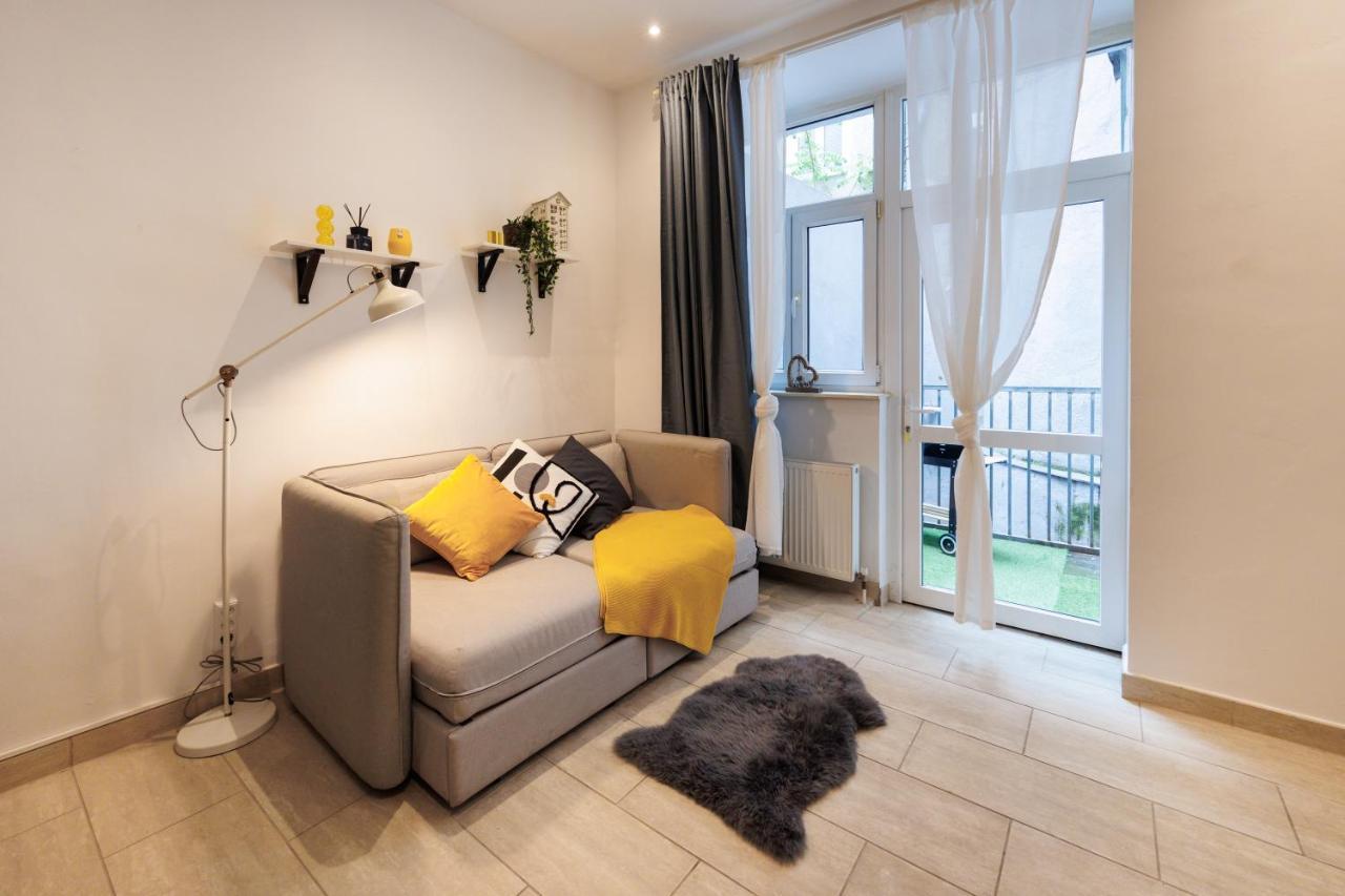 Cozy Market-Square Retreat Located In The Heart Of The 10Th District Vienne Extérieur photo